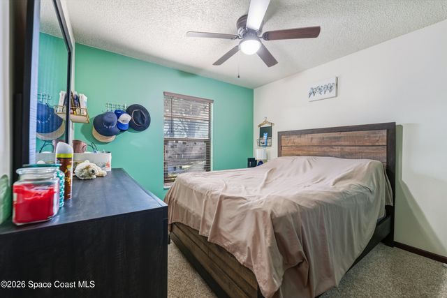 951 Pembroke Avenue NE, Palm Bay, FL 32907