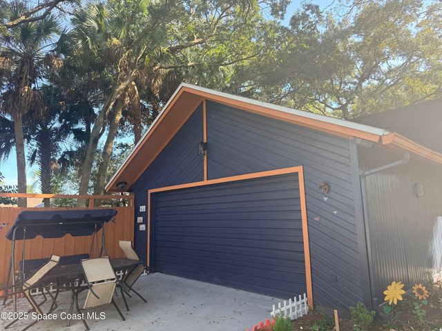 951 Pembroke Avenue NE, Palm Bay, FL 32907