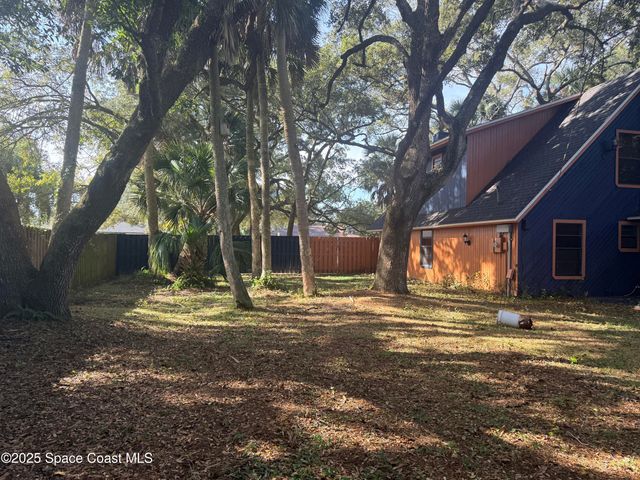 951 Pembroke Avenue NE, Palm Bay, FL 32907