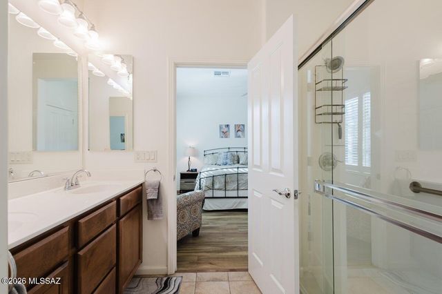 1744 Burning Hill Drive, Green Valley, AZ 85614