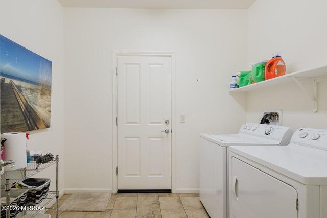 1744 Burning Hill Drive, Green Valley, AZ 85614