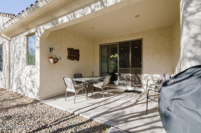 1744 Burning Hill Drive, Green Valley, AZ 85614