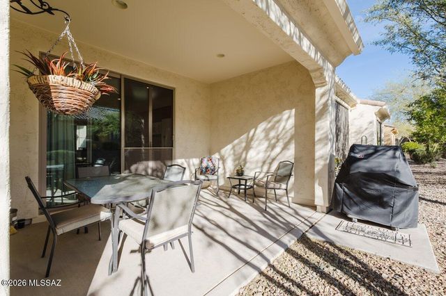 1744 Burning Hill Drive, Green Valley, AZ 85614