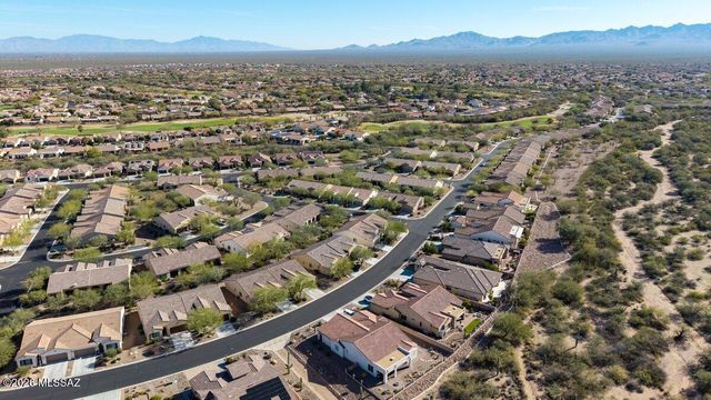 1744 Burning Hill Drive, Green Valley, AZ 85614