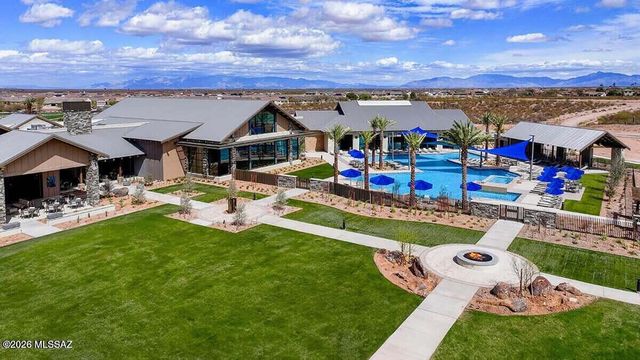 1744 Burning Hill Drive, Green Valley, AZ 85614