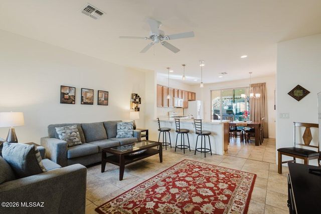 1744 Burning Hill Drive, Green Valley, AZ 85614