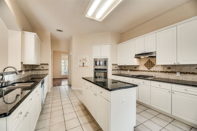 3902 Harlington Lane, Richardson, TX 75082