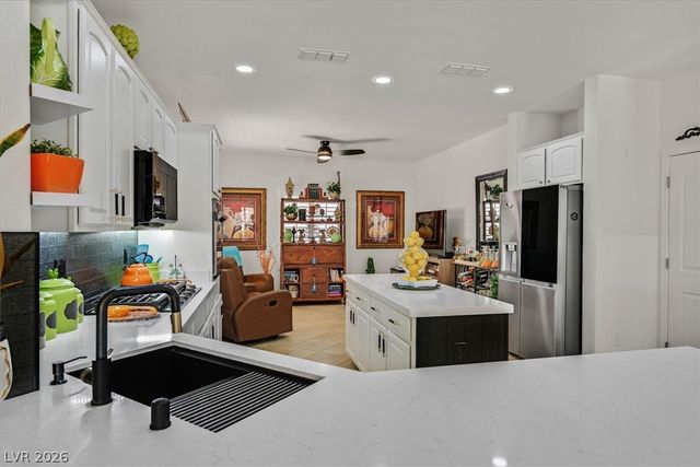 2228 Waterton Rivers Drive, Henderson, NV 89044