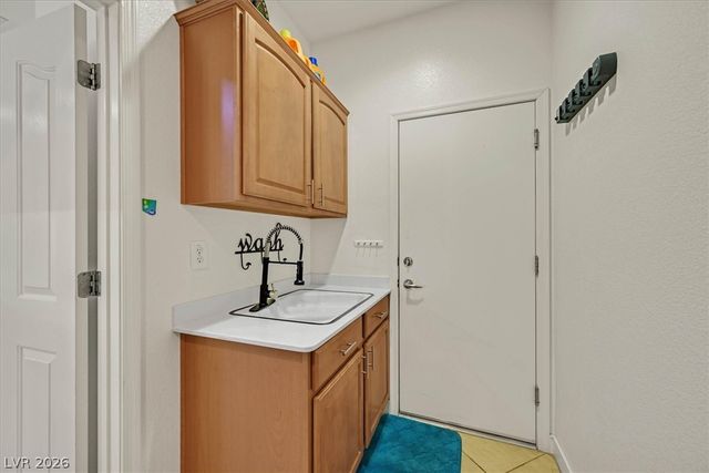 2228 Waterton Rivers Drive, Henderson, NV 89044