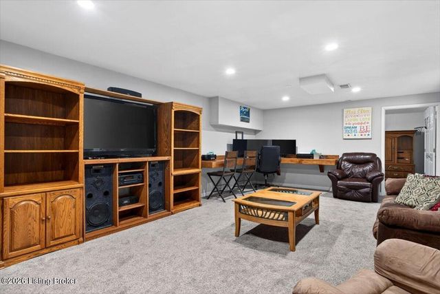 417 New Christman Ln, Shepherdsville, KY 40165