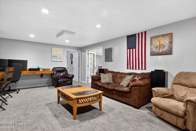 417 New Christman Ln, Shepherdsville, KY 40165