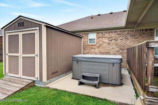 417 New Christman Ln, Shepherdsville, KY 40165