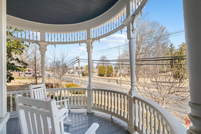 1012 W BEVERLEY ST, Staunton, VA 24401