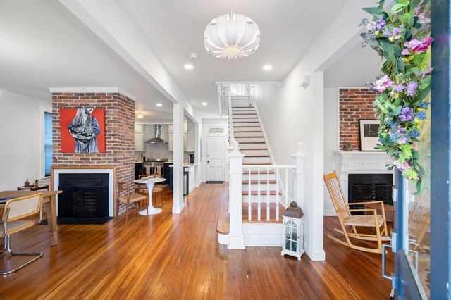 1012 W BEVERLEY ST, Staunton, VA 24401