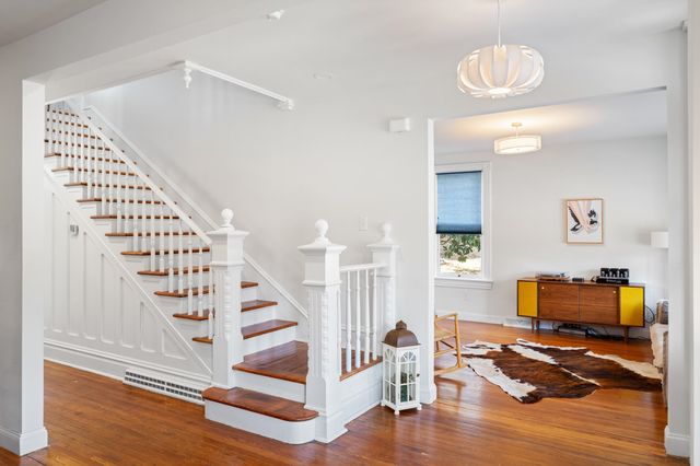 1012 W BEVERLEY ST, Staunton, VA 24401