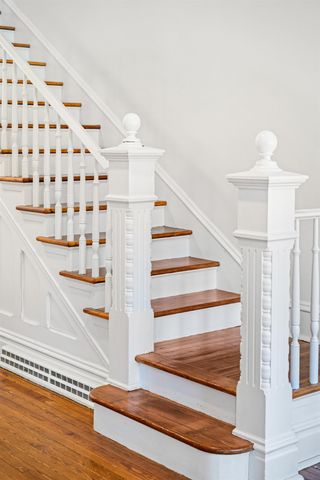 1012 W BEVERLEY ST, Staunton, VA 24401