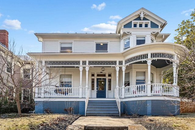 1012 W BEVERLEY ST, Staunton, VA 24401