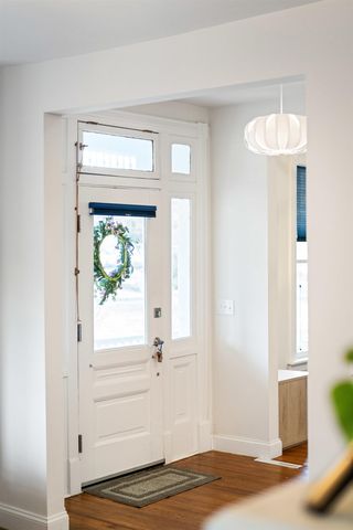 1012 W BEVERLEY ST, Staunton, VA 24401