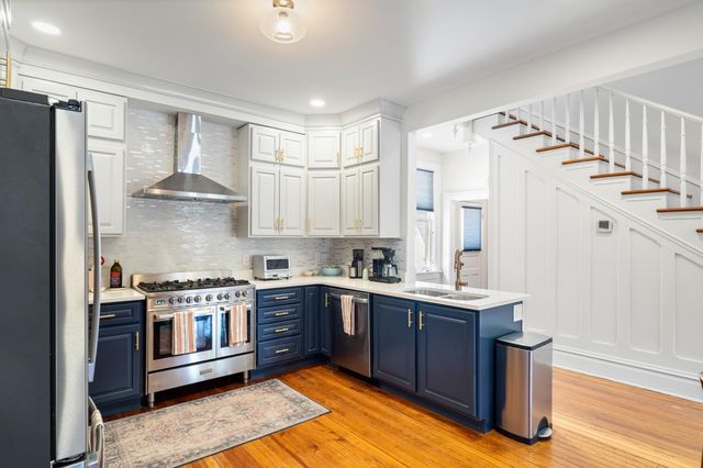 1012 W BEVERLEY ST, Staunton, VA 24401