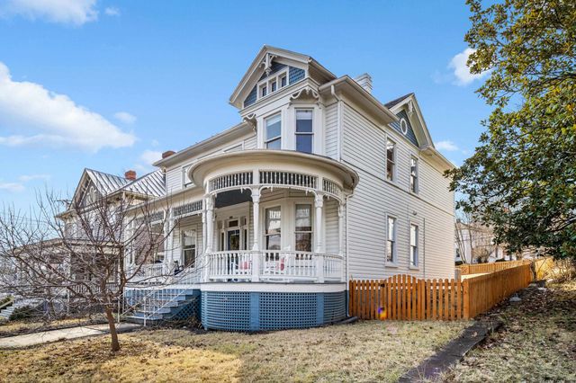 1012 W BEVERLEY ST, Staunton, VA 24401