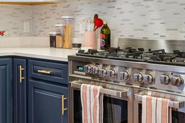 1012 W BEVERLEY ST, Staunton, VA 24401