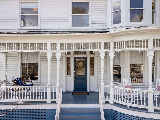 1012 W BEVERLEY ST, Staunton, VA 24401