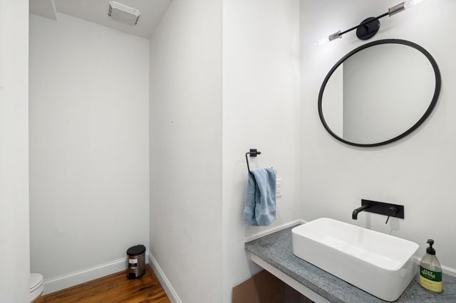 1012 W BEVERLEY ST, Staunton, VA 24401