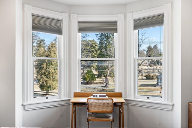 1012 W BEVERLEY ST, Staunton, VA 24401