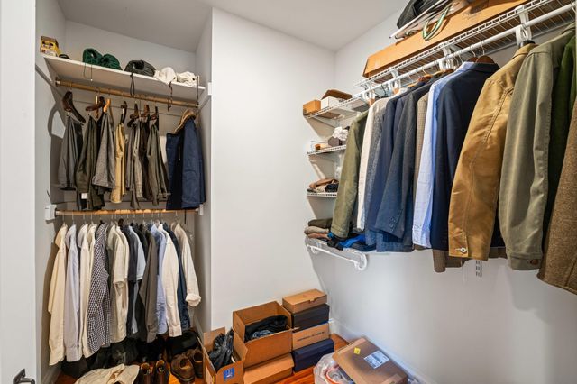 1012 W BEVERLEY ST, Staunton, VA 24401