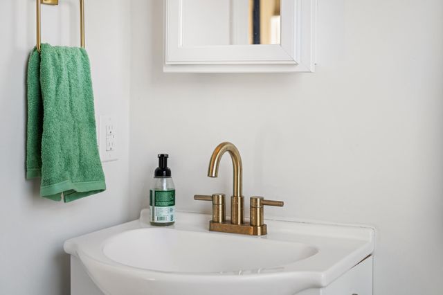 1012 W BEVERLEY ST, Staunton, VA 24401