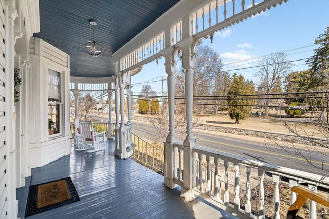 1012 W BEVERLEY ST, Staunton, VA 24401