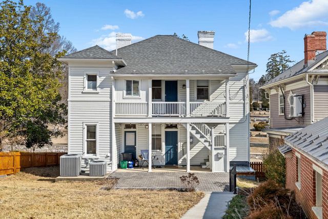 1012 W BEVERLEY ST, Staunton, VA 24401