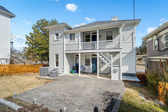 1012 W BEVERLEY ST, Staunton, VA 24401