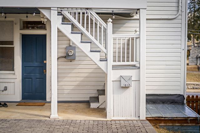 1012 W BEVERLEY ST, Staunton, VA 24401