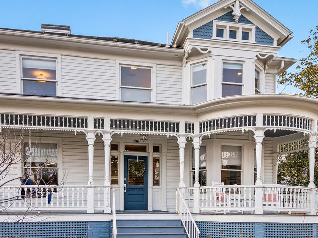 1012 W BEVERLEY ST, Staunton, VA 24401