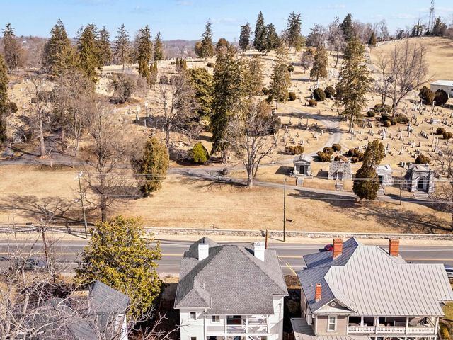 1012 W BEVERLEY ST, Staunton, VA 24401