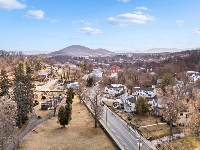 1012 W BEVERLEY ST, Staunton, VA 24401