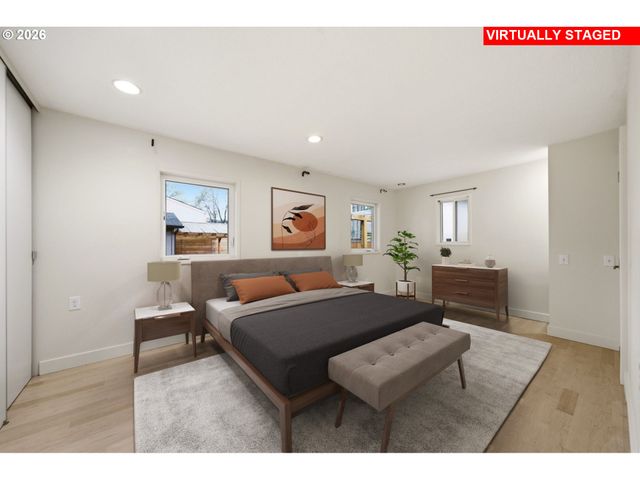 5019 Sw SWEENEY St, Portland, OR 97221