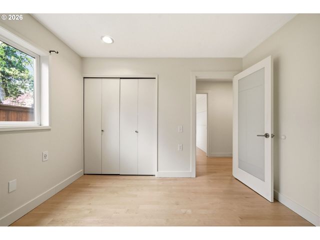 5019 Sw SWEENEY St, Portland, OR 97221