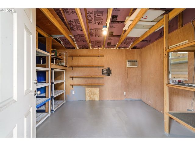 5019 Sw SWEENEY St, Portland, OR 97221