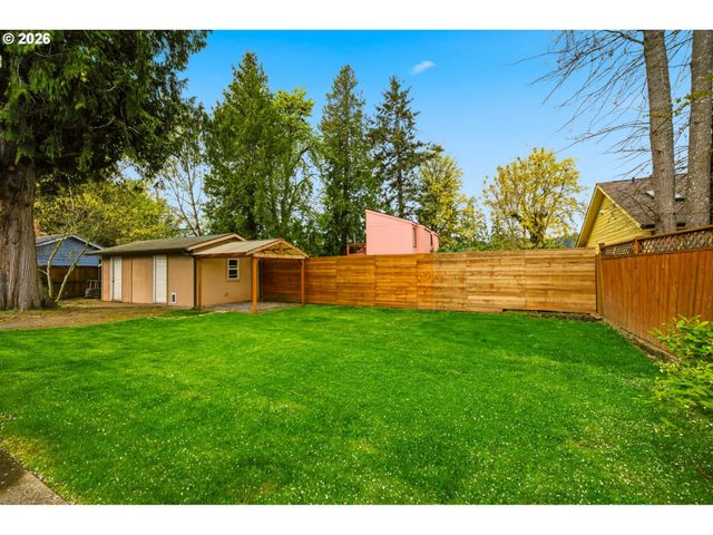 5019 Sw SWEENEY St, Portland, OR 97221