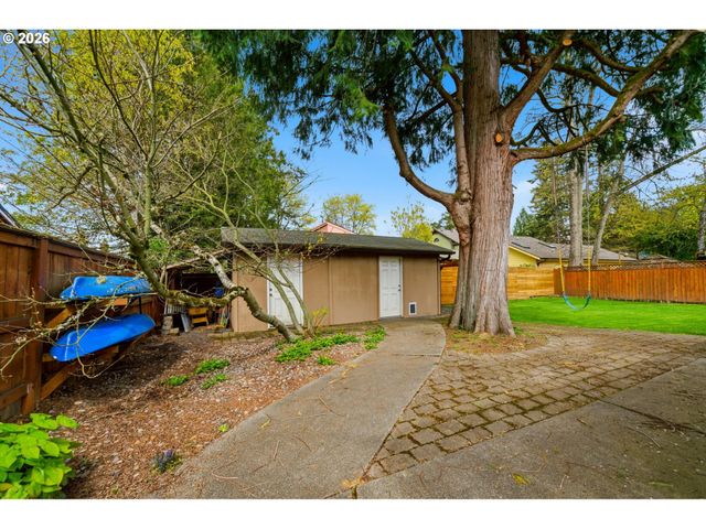 5019 Sw SWEENEY St, Portland, OR 97221