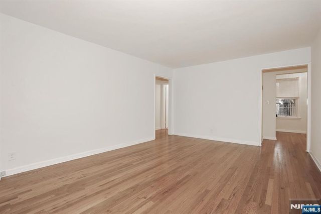 26-19 Fair Lawn Avenue E, Fair Lawn, NJ 07410