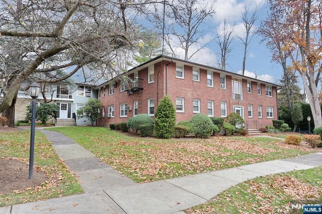 26-19 Fair Lawn Avenue E, Fair Lawn, NJ 07410