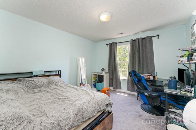 520 Grantham Lane, Charlotte, NC 28262