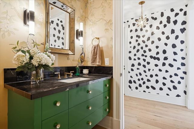 9 W Walton Street 2202, Chicago, IL 60610