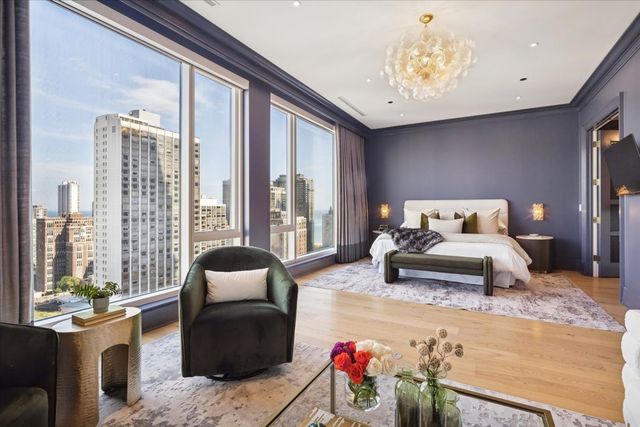 9 W Walton Street 2202, Chicago, IL 60610