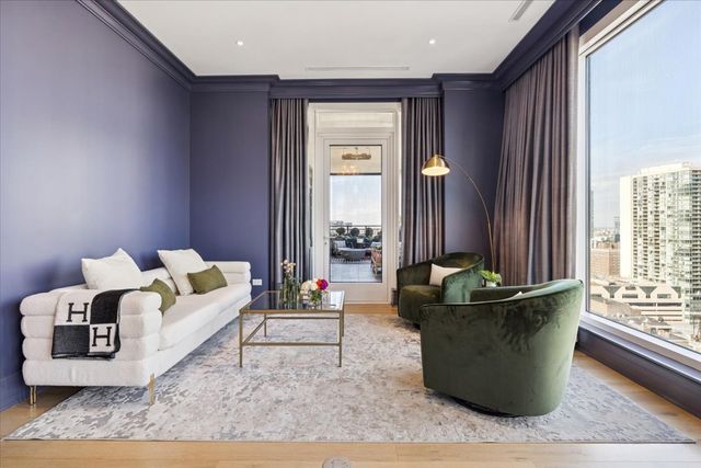 9 W Walton Street 2202, Chicago, IL 60610