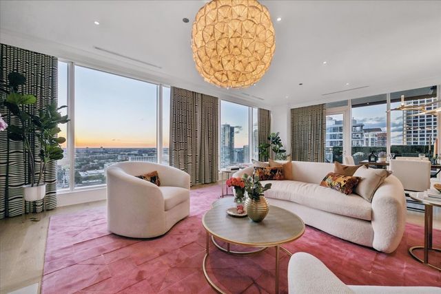 9 W Walton Street 2202, Chicago, IL 60610