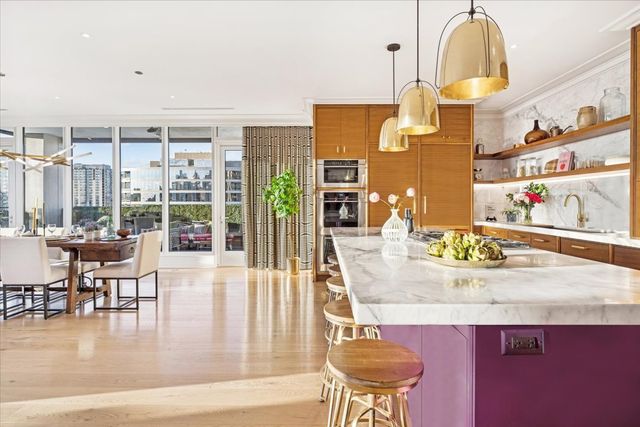 9 W Walton Street 2202, Chicago, IL 60610